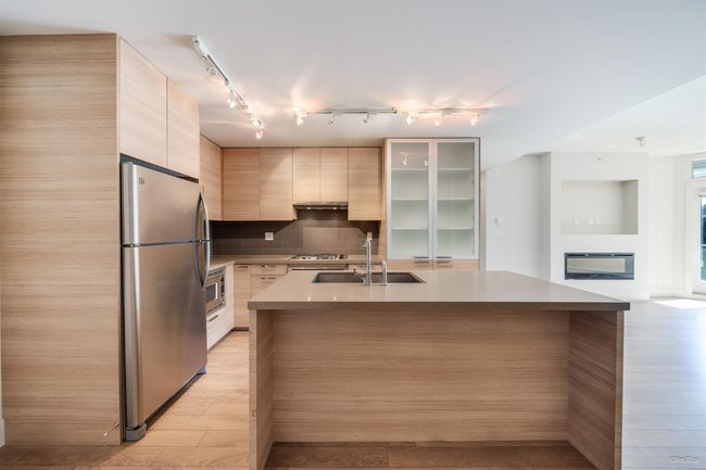 111 - 3606 Aldercrest Dr, Condo with 1 bedrooms, 2 bathrooms and 1 parking in North Vancouver BC | Image 11