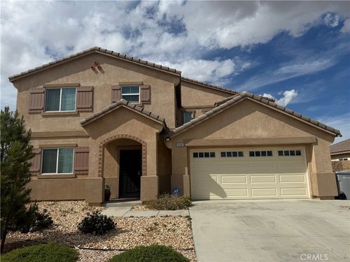 14102 Chapman St, Hesperia, CA, 92344-8720 | Card Image