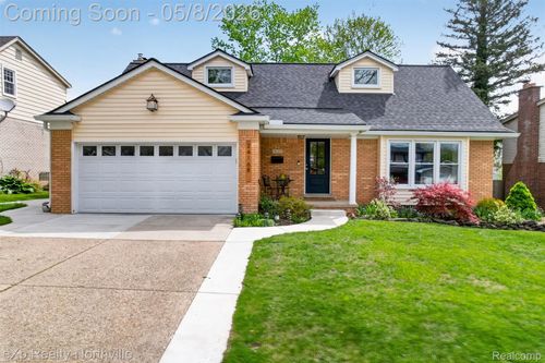 24168 Saint Mary Ct, Farmington, MI, 48336-2343 | Card Image