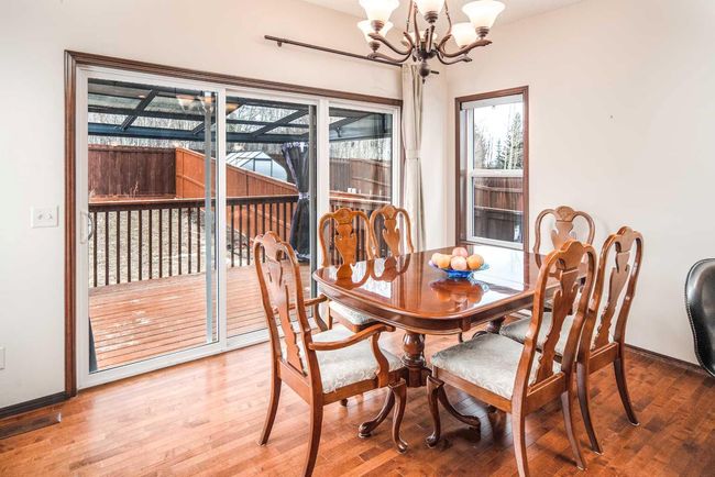 109 St Moritz Place Sw, House other with 3 bedrooms, 3 bathrooms and 4 parking in Calgary AB | Image 5