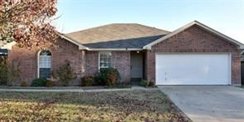 321 S Chestnut St, Forney, TX, 75126-9529 | Card Image