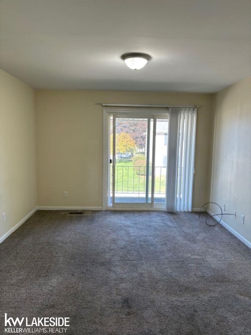 14231 Ivanhoe Dr, Sterling Heights, MI, 48312-2348 | Card Image