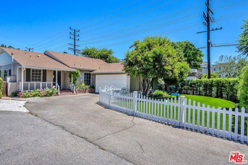 4400 Beeman Ave, Studio City, CA, 91604-1519 | Card Image