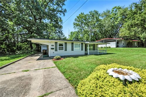402 Patton Ave, Farrell, PA, 16121-1707 | Card Image