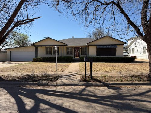 1613 N 3rd St, Tahoka, TX, 79373-4100 | Card Image