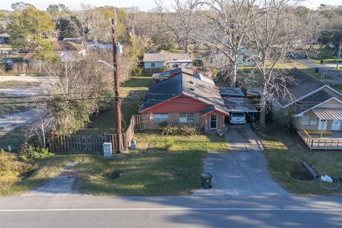 215 Grand Ave, Bacliff, TX, 77518-1468 | Card Image