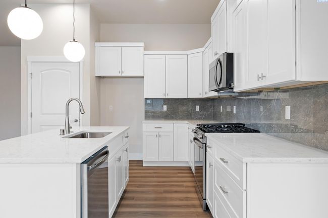 10409 Kokanee Dr, Home with 4 bedrooms, 2 bathrooms and null parking in Pasco WA | Image 13