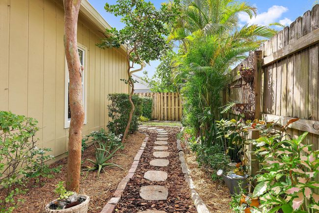 6238 Dania St, House other with 3 bedrooms, 2 bathrooms and null parking in Jupiter FL | Image 10