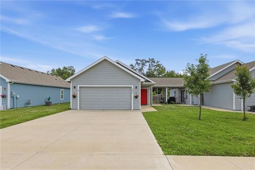 1304 E Joles Dr, Tonganoxie, KS, 66086 | Card Image