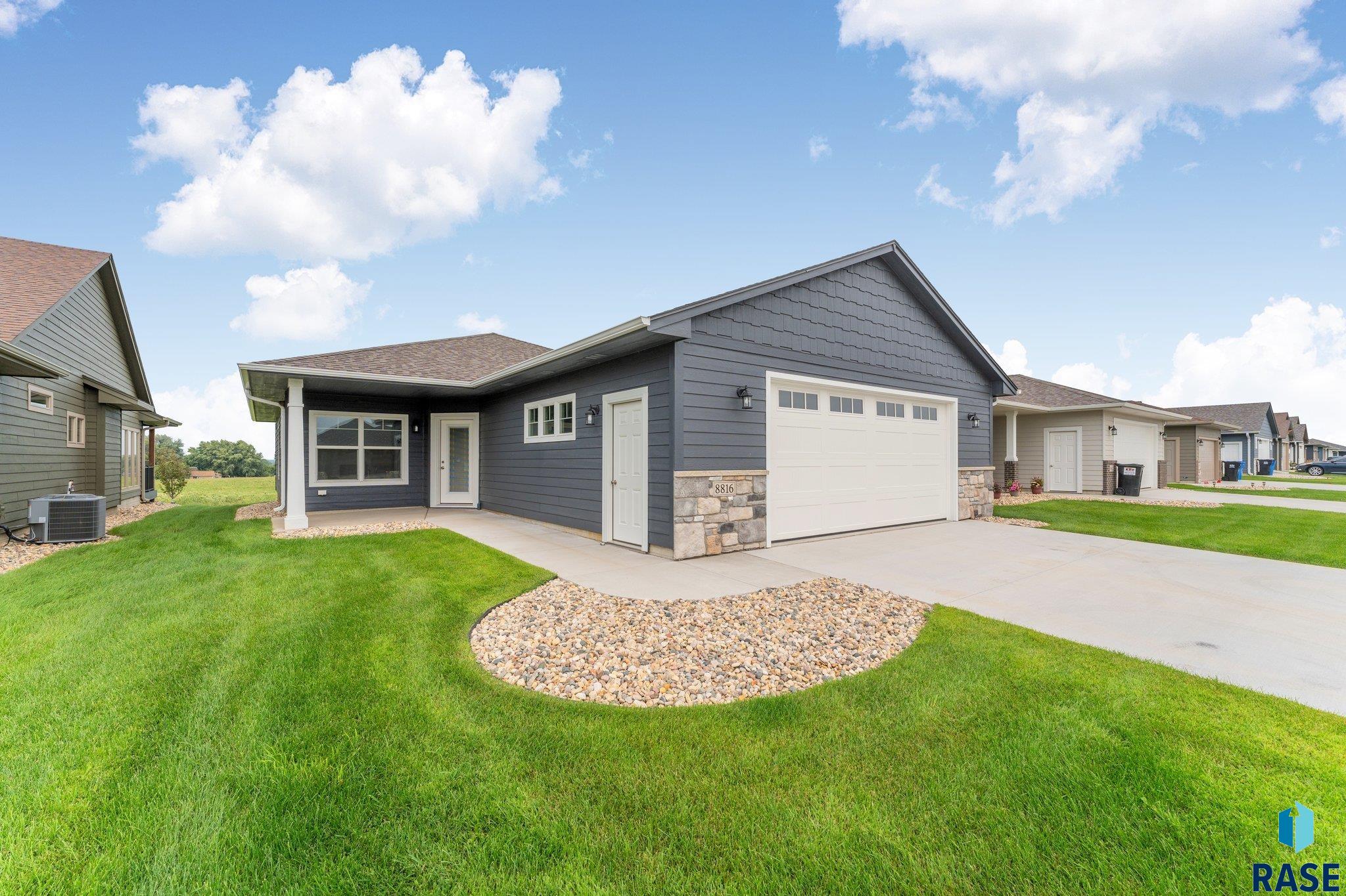 Windmill Ridge St, Sioux Falls, SD 57106