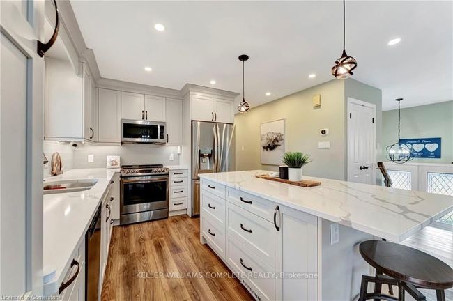 16 Settlers Dr, House other with 3 bedrooms, 2 bathrooms and 4 parking in Kitchener ON | Image 7