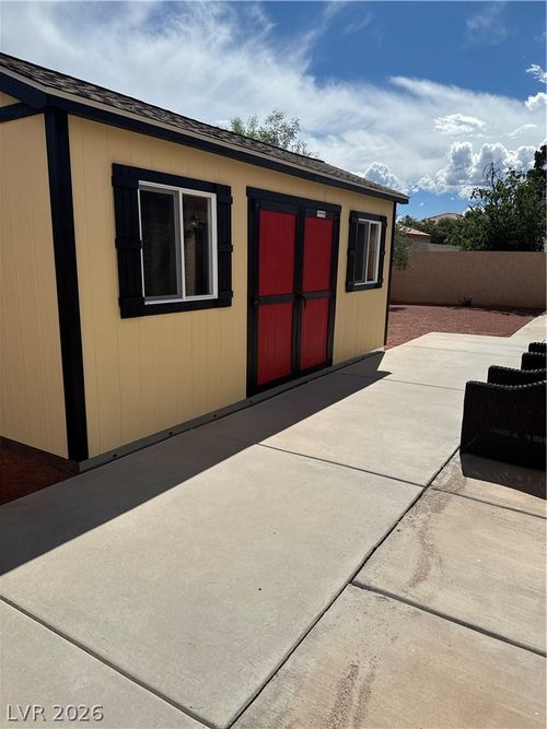 5105 W Desert Inn Rd, Las Vegas, NV, 89146-8153 | Card Image