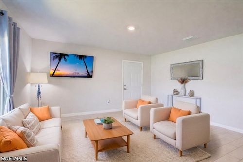 2017 Ne 39th Ter, Cape Coral, FL, 33909-6259 | Card Image