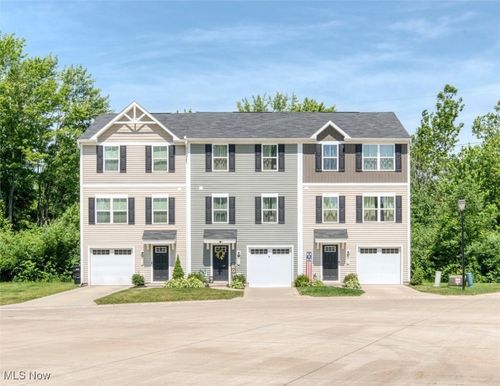 698 Pine Spring Dr, Painesville, OH, 44077-4151 | Card Image