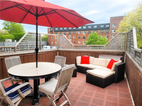 2-10 Collins St, Newport, RI, 02840-2717 | Card Image