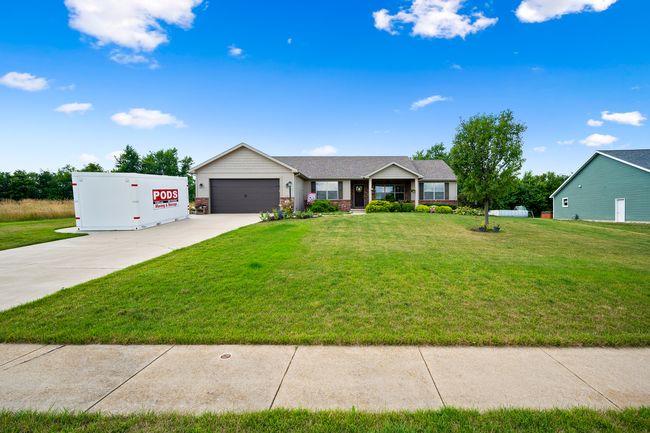 20 Boulder Dr, House other with 3 bedrooms, 3 bathrooms and 2 parking in Carlock IL | Image 32
