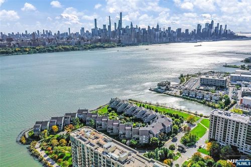 14A Riverview, North Bergen, NJ, 07047 | Card Image