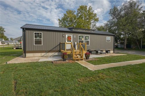 109 N Creason St, Orrick, MO, 64077-9153 | Card Image