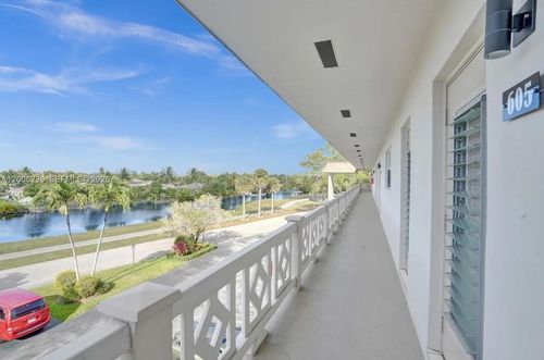605-4706 Nw 36th St, Lauderdale Lakes, FL, 33319-5468 | Card Image