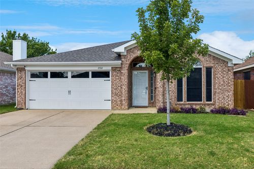 2332 Cap Rock Ln, Fort Worth, TX, 76133-8906 | Card Image