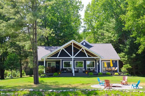 521 W River Ct, Gladwin, MI, 48624-9726 | Card Image