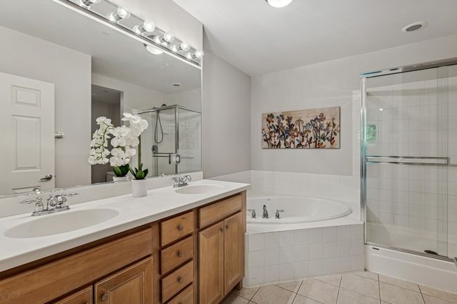 APT-409 - 2700 Summit Dr, Condo with 2 bedrooms, 2 bathrooms and 1 parking in Glenview IL | Image 12
