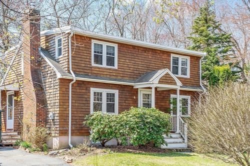 8 Knight Rd, Manchester, MA, 01944-1203 | Card Image