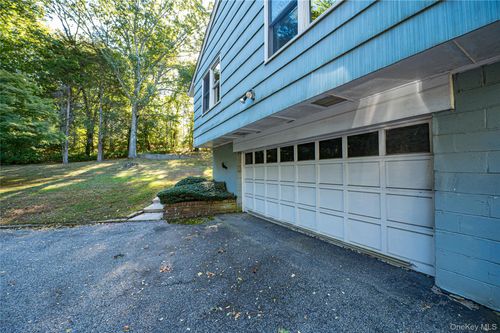 562 Old Bridge Rd, Northport, NY, 11768-3325 | Card Image