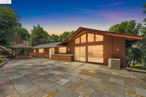 5201 Alhambra Valley Rd, Martinez, CA, 94553-9701 | Card Image