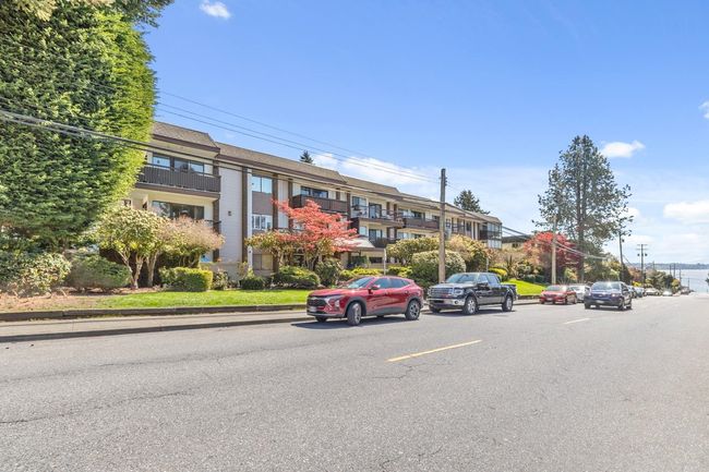 107 - 1360 Martin Street, Condo with 2 bedrooms, 2 bathrooms and null parking in White Rock BC | Image 1