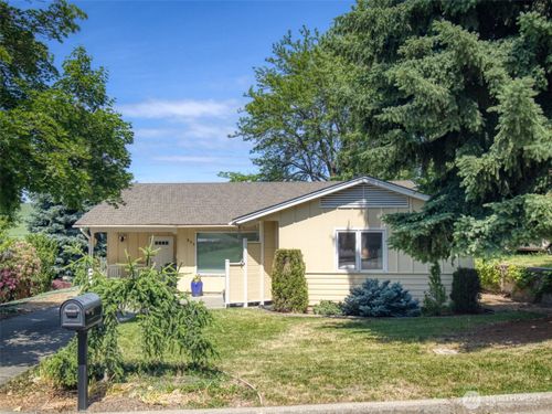 805 E Spring St, Dayton, WA, 99328-1450 | Card Image