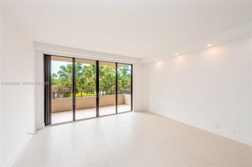 241-151 Crandon Blvd, Key Biscayne, FL, 33149-1530 | Card Image