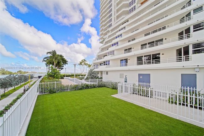 APT-402 - 555 Ne 34 Th St, Condo with 2 bedrooms, 2 bathrooms and null parking in Miami FL | Image 50