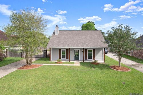 7367 Cherrydale Dr, Denham Springs, LA, 70706-1956 | Card Image
