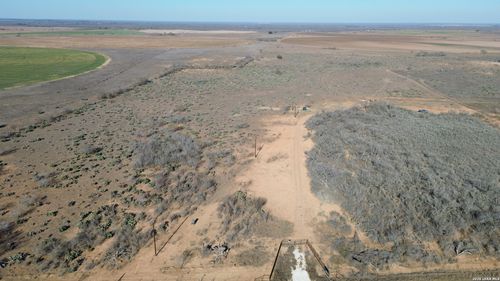 2009 County Road 3000, Pearsall, TX, 78061-2175 | Card Image
