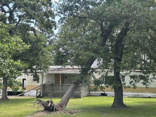 300 Linn St, Onalaska, TX, 77360-7399 | Card Image