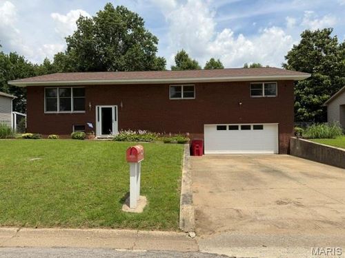 858 Cambridge Dr, Sikeston, MO, 63801-5703 | Card Image