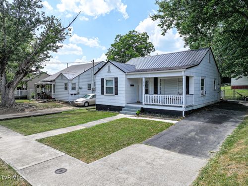 816 Carson St, Greeneville, TN, 37743-4706 | Card Image