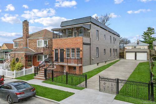 3226 Colden Ave, Bronx, NY, 10469-3806 | Card Image