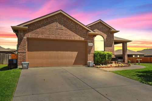 5129 Meadow Ln, Krum, TX, 76249-6033 | Card Image