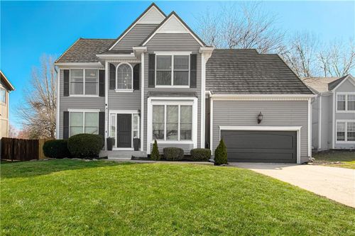 15729 Maple St, Overland Park, KS, 66223-3471 | Card Image