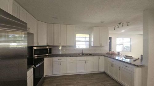 10101 Rebel Rd, Houston, TX, 77016-3936 | Card Image