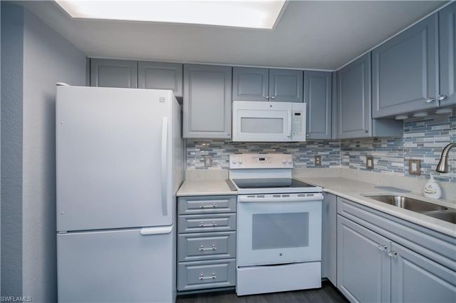 104 - 1051 Forrest Nelson Blvd, Condo with 2 bedrooms, 2 bathrooms and null parking in PORT CHARLOTTE FL | Image 13