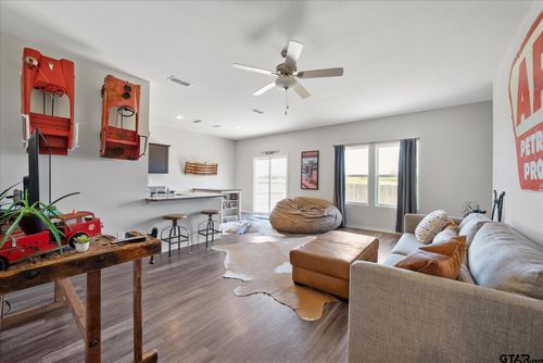 973 Martin St, Chandler, TX, 75758-2049 | Card Image