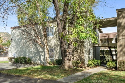 5-2536 White Oak Pl, Escondido, CA, 92027-2861 | Card Image