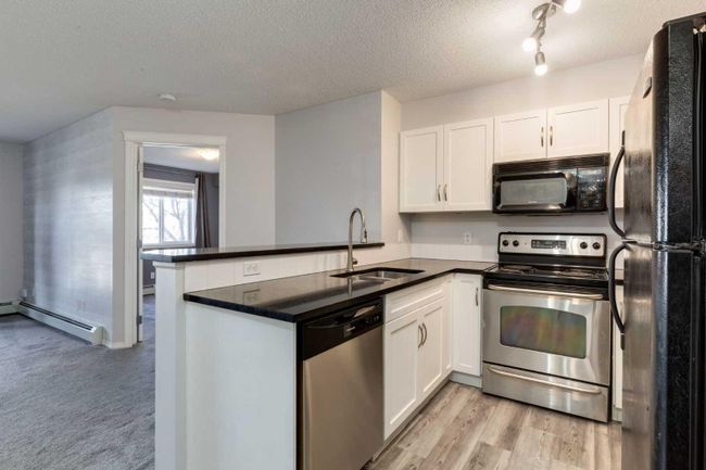 1210 - 115 Prestwick Villas Se, Home with 2 bedrooms, 2 bathrooms and 2 parking in Calgary AB | Image 8
