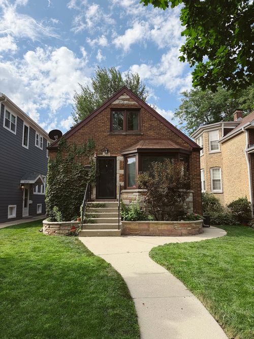 4921 W Catalpa Ave, Chicago, IL, 60630-1514 | Card Image
