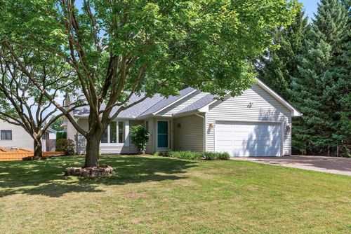 1577 Pacific Ave, Eagan, MN, 55122-1237 | Card Image
