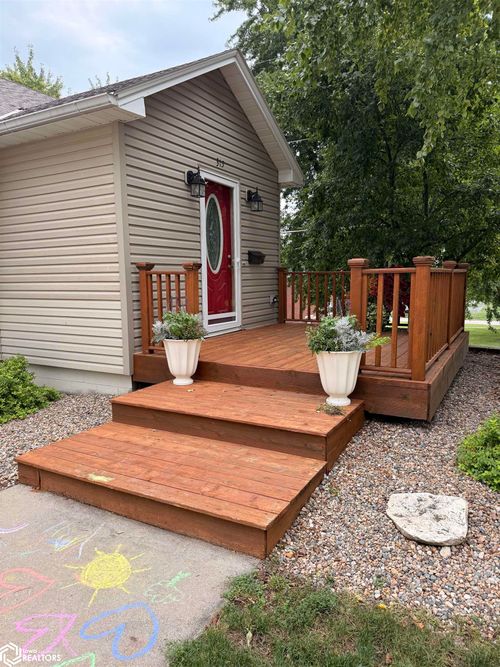315 E 9th St, Carroll, IA, 51401-2530 | Card Image