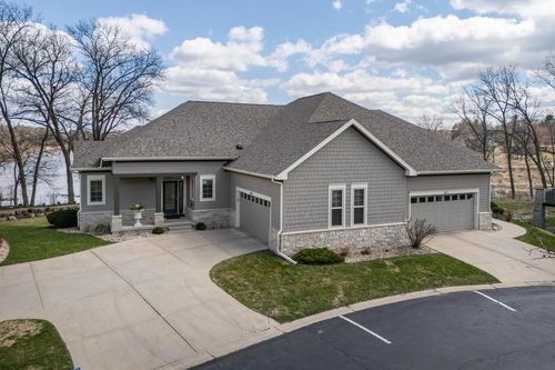 1615 Pond View Court, Middleton, WI, 53562 | Card Image